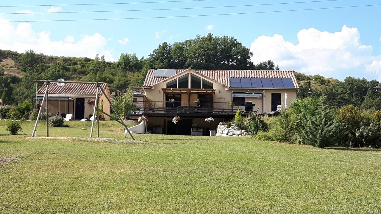 Le Petit Nid Douillet Bed and Breakfast Trescléoux Eksteriør billede